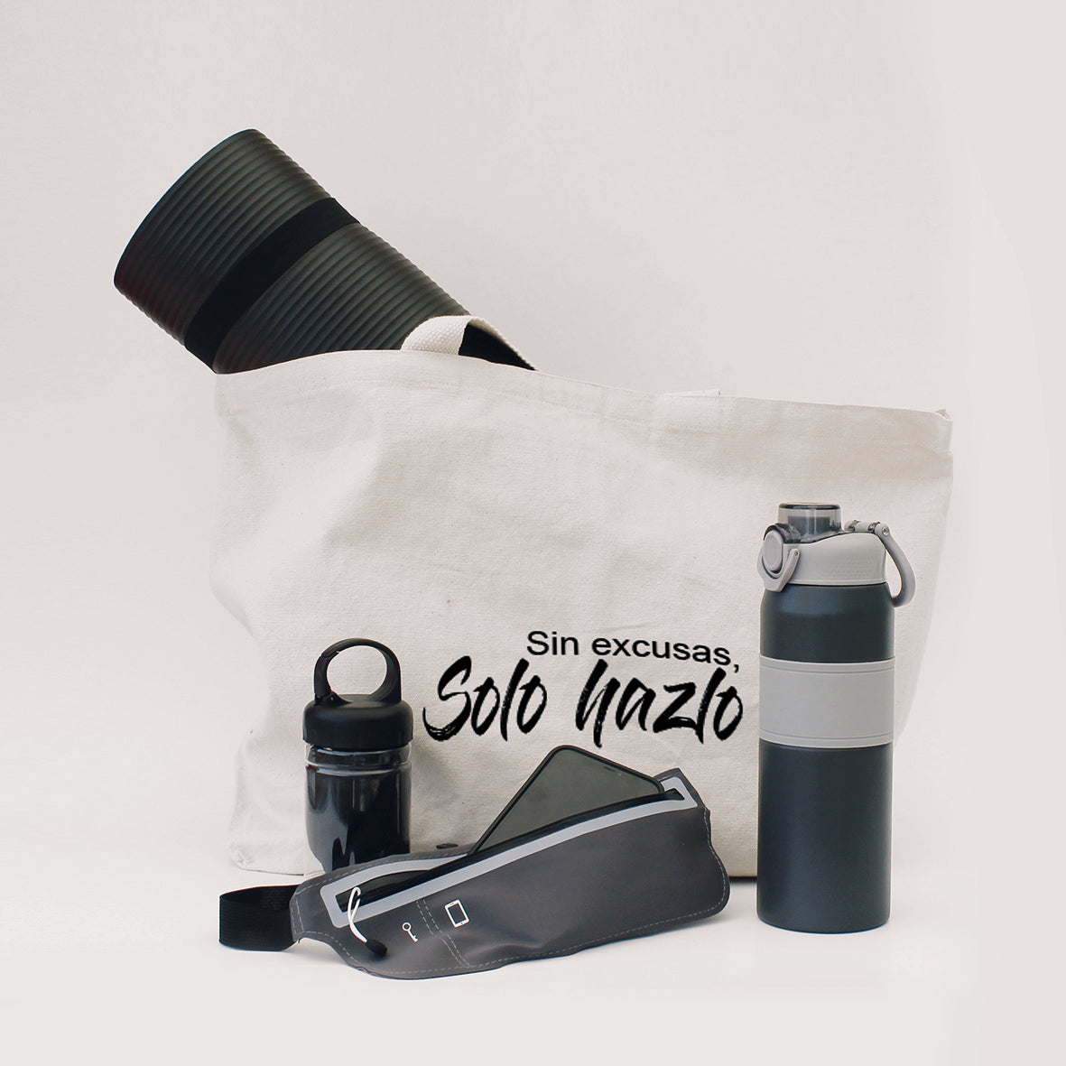Sorprende con el Kit Activa: mat de yoga, botella térmica, toalla deportiva y banano impermeable. El regalo corporativo ideal para el Día del Trabajador. ¡Cotiza con nosotros!