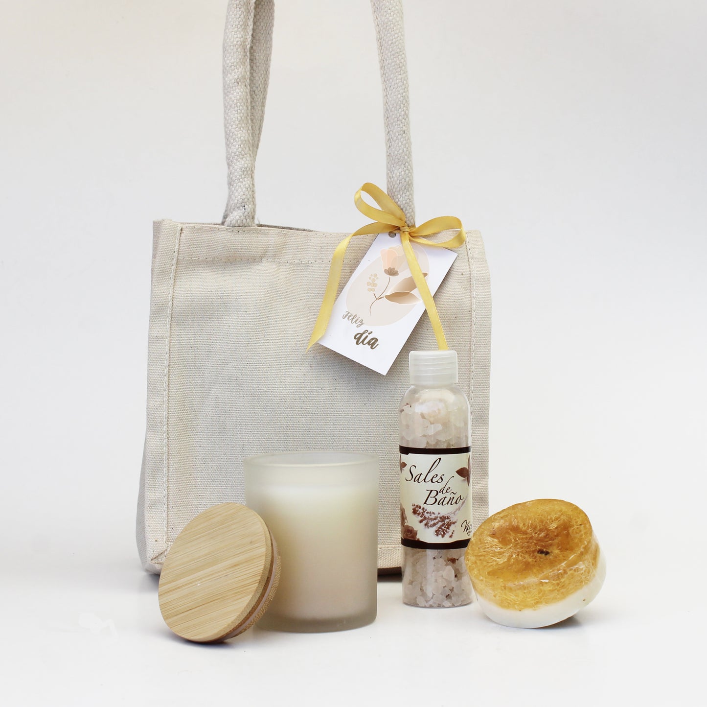 Regalo “Luz y Bienestar” con sales de baño, jabón de lufa y vela aromática. Un instante de calma, aromas y bienestar para reconectar.