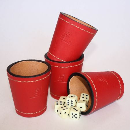 Lleva el estilo y la tradición a tu empresa. Set de 2 o 4 cachos de cuero hechos a mano con dados y color a elección. El regalo corporativo ideal para reuniones y momentos de relajo. Personalización con logo acuñado. ¡Cotiza con nosotros!