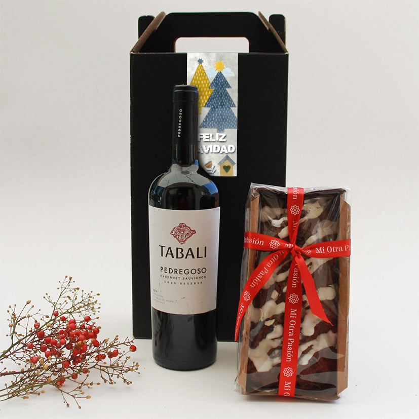 Set navideño con vino Tabalí Pedregoso y Pan de Pascua Mi Otra Pasión. Un regalo corporativo ideal para compartir, celebrar y transmitir buenos deseos.