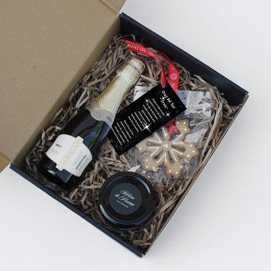 “Regalo Luz del Sur con mini espumante Chandon, tapenade Hélène de Fleurac y galleta Cruz del Sur – Aporta Imagen Chile”