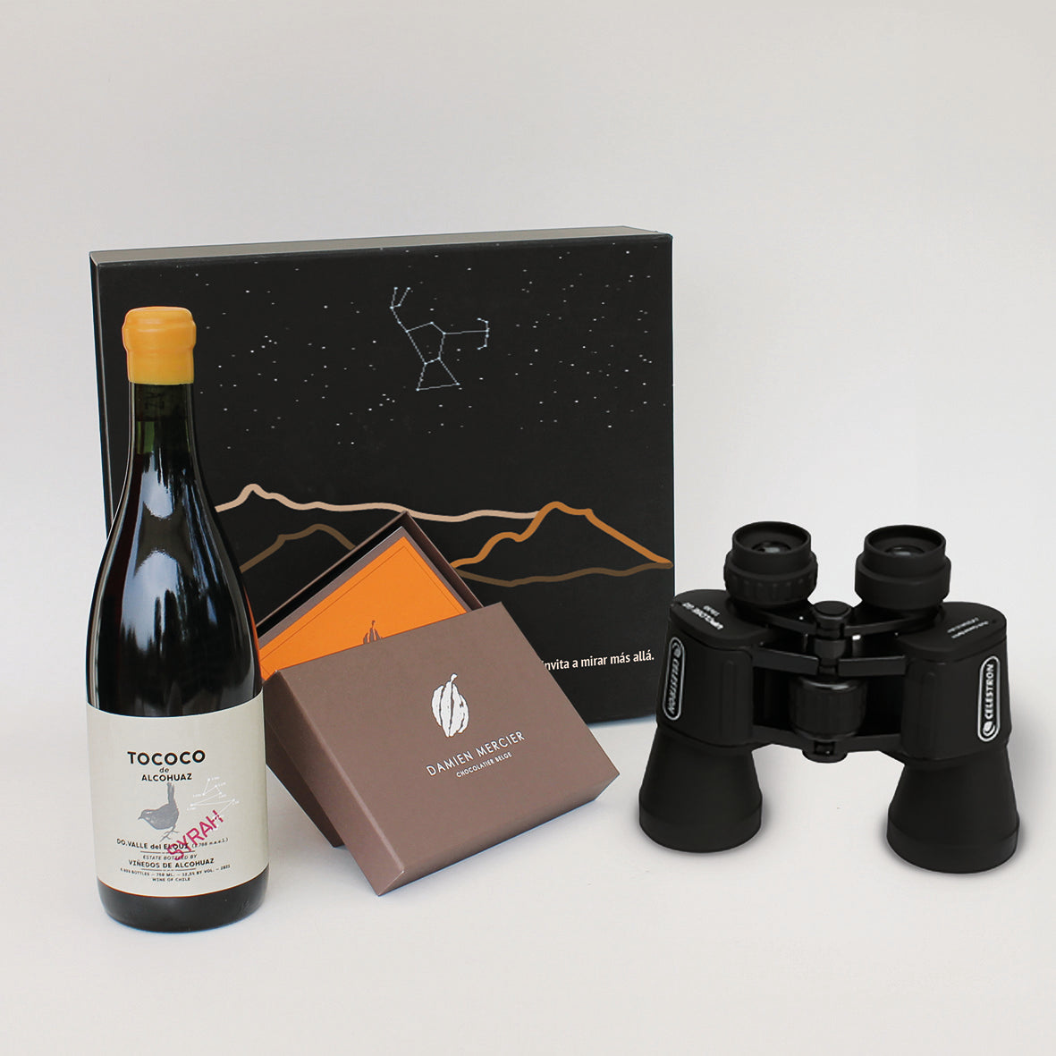 Regalo premium Horizonte Austral con vino Tococo, binoculares y chocolates Damien Mercier – Aporta Imagen Chile”