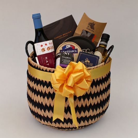 Canasto premium  de diseño moderno y funcional con productos gourmet de excelente calidad