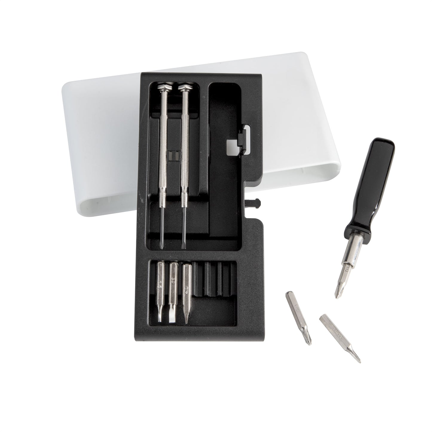 Práctico set de destornilladores imantados en estuche con apertura push. Incluye 8 puntas de precisión y base magnética para mantener el orden. El regalo corporativo ideal para tu marca. ¡Personalízalo con tu logo en Aporta Imagen! 