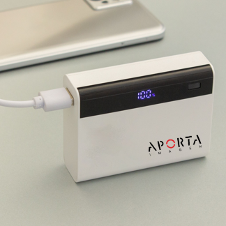Batería portátil 5000mAh con entrada USB-C, Micro USB y salida USB. Indicador LED, acabado mate. Personalizable con logotipo. Regalo corporativo. Mín. 50 unidades.
