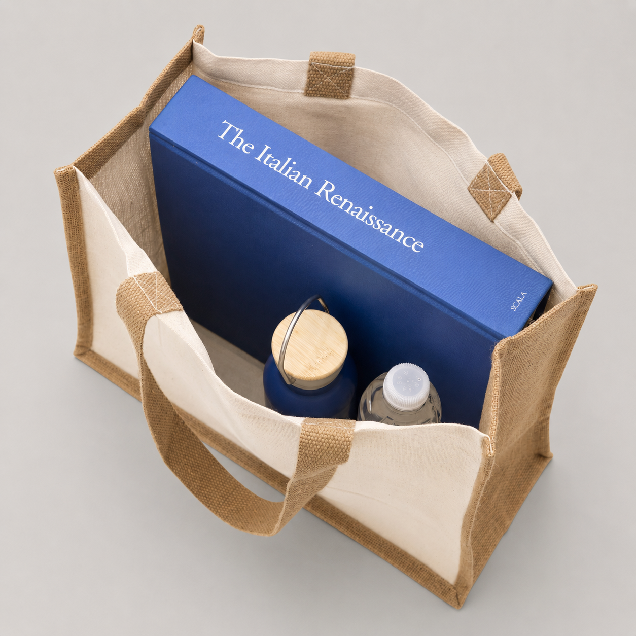 Bolsa de algodón con fuelle de yute laminado, 20 litros de capacidad y diseño resistente. Un regalo corporativo ecológico, práctico y personalizable con logo. Cotiza con nosotros.