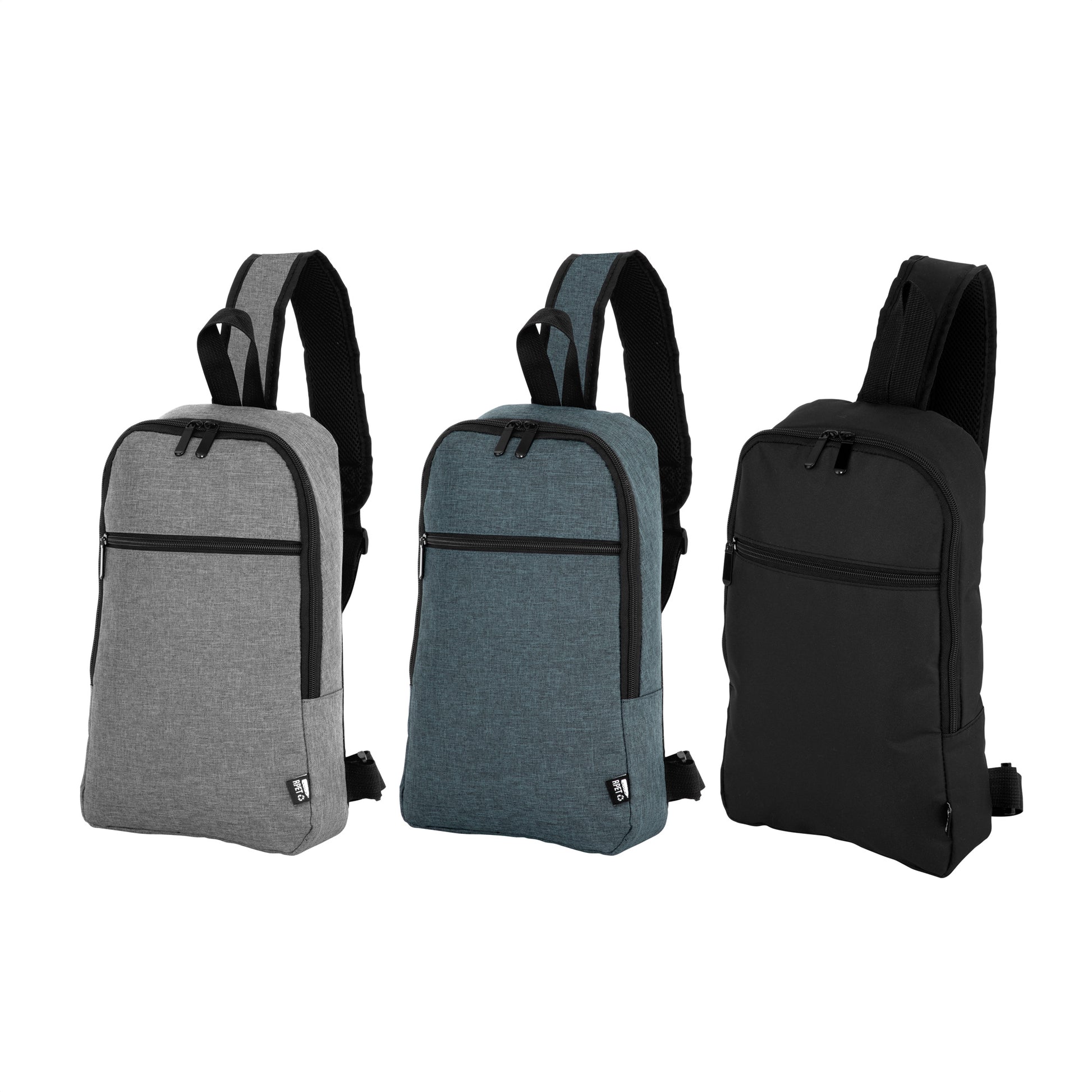 Bolso bandolera de un hombro con compartimentos organizadores, respaldo acolchado y tela fabricada con plástico reciclado. Personalizable con logo corporativo.