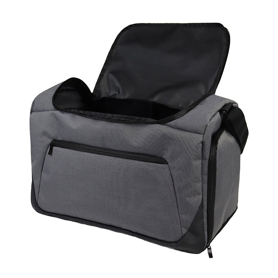 Bolso deportivo y de viaje fabricado en poliéster 300D/PVC con capacidad de 30 litros. Personalizable con logo corporativo bordado o impreso. Ideal para empresas, promociones, eventos deportivos y regalos corporativos.