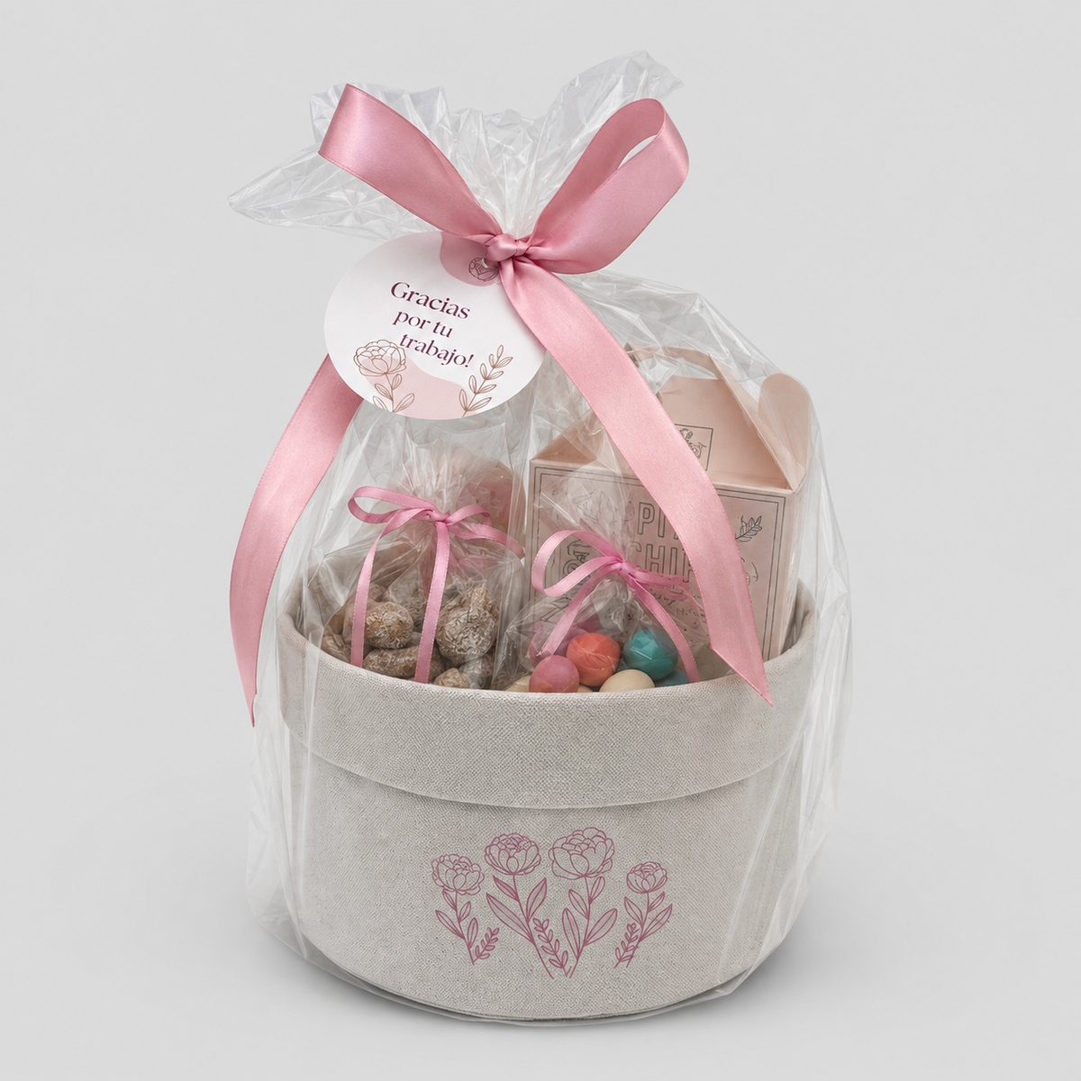 Regala un momento de calma a las mamás de tu equipo. Selección gourmet premium en panera de crea personalizada. El detalle corporativo más dulce y cálido. ¡Cotiza!