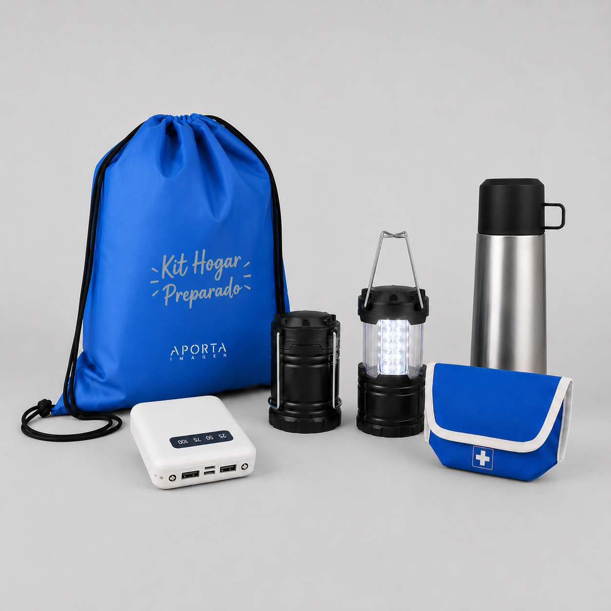 Kit Hogar Preparado con powerbank de 5.000 mAh, termo de acero inoxidable, lámpara LED de emergencia, botiquín de primeros auxilios y mochila personalizada con mensaje o logo corporativo. Un regalo corporativo ideal para promover la seguridad y el bienestar de tus colaboradores.
