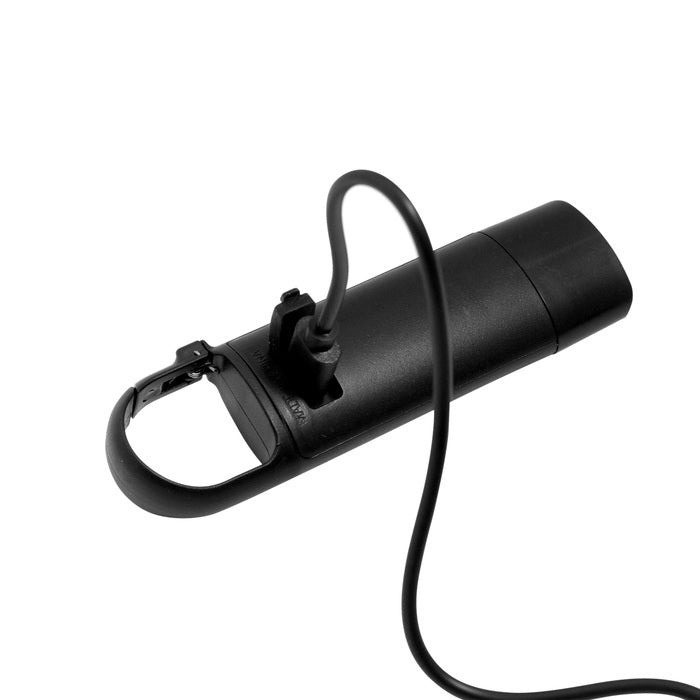 Linterna recargable con mosquetón, 3 intensidades y puerto USB-C. Logo corporativo opcional. El regalo práctico para el Día del Padre.
