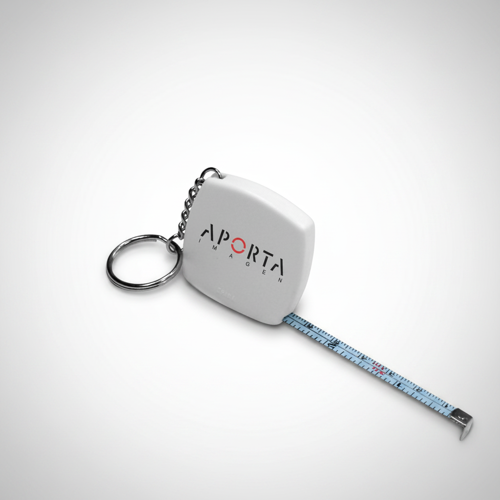 Llavero con huincha de medir metálica rígida de 1 metro, práctico y funcional para uso diario. Disponible en varios colores y personalizado con logo corporativo.