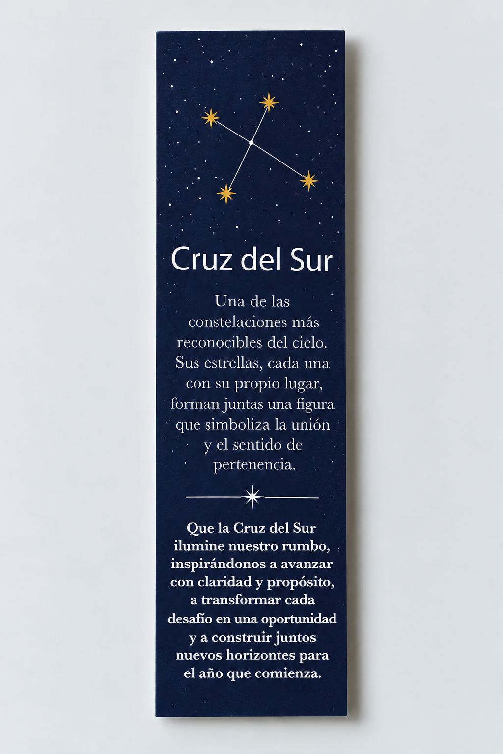 Regalo corporativo con Chandon, tapenade gourmet, galleta estrella y separador de libros Cruz del Sur. Presentado en caja kraft negra con cinta y tarjeta de saludo con logo corporativo.