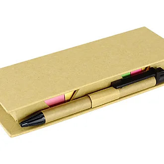Memo set ecológico con bolígrafo, regla 12cm, 300 notas adhesivas y 750 banderitas de colores. Ideal para merchandising. Mínimo 100 unidades.