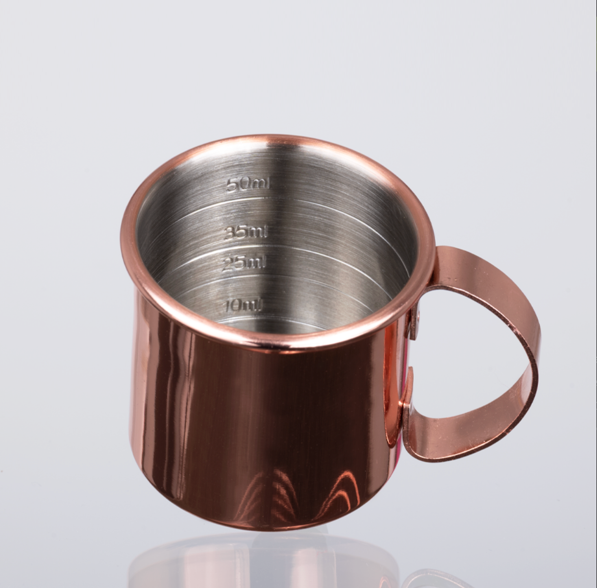 Mini tazón de acero inoxidable color cobre de 60 ml, ideal para shots, whisky o café espresso. Un regalo corporativo original, elegante y personalizable con logo corporativo. Cotiza con nosotros para celebrar el Día de la Minería.