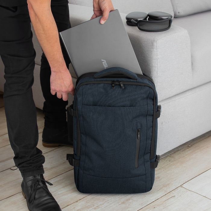 Optimiza tus viajes con nuestra Mochila Carry On de 30L. Expandible, apertura 360°, compartimento para notebook 16" y cierre impermeable. El regalo corporativo premium para ejecutivos. ¡Personalízala con tu logo en Aporta Imagen!