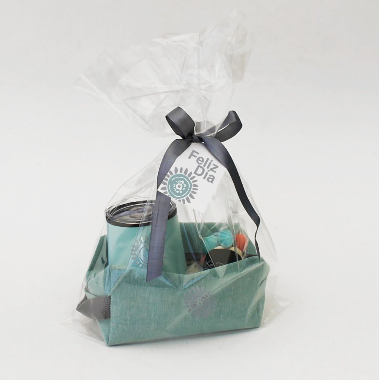 Set de regalo corporativo: Mug térmico de acero inoxidable, neceser de poliéster y almendras La Romeria. Personaliza con tu logo impreso o grabado. ¡Haz tu pedido!