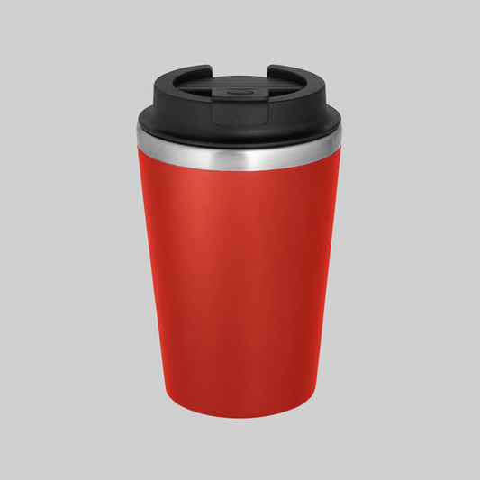Mug 350ml con interior de acero inoxidable y exterior PP mate. Tapa antiderrame y base antideslizante. Logo impreso. Mínimo 100 unidades.