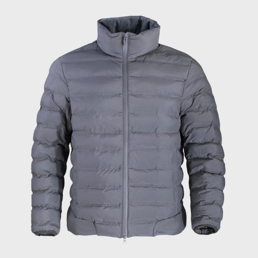 Parkas térmicas Pukem con tecnología Thermo-Pipe de paneles integrados con calor, creando una barrera contra el viento y las bajas temperaturas al eliminar los orificios del acolchado tradicional.