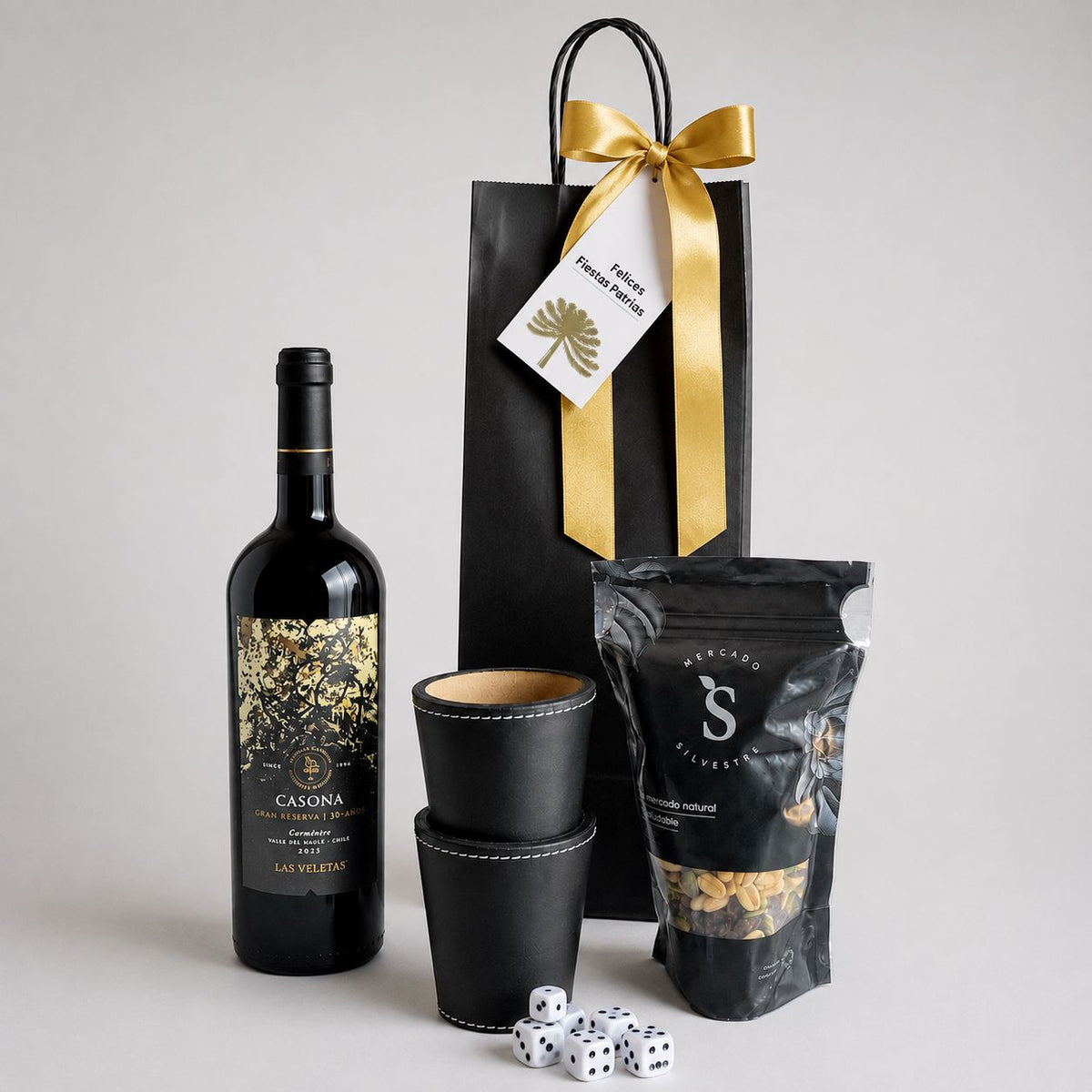 Celebra Fiestas Patrias con un regalo corporativo que incluye vino Gran Reserva, cachos de cuero y aperitivo. Personalízalo con tu logo en Aporta Imagen.