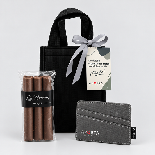 Sorprende con un regalo corporativo con porta tarjetas RFID de materiales reciclados y 3 cuchuflí bañados en chocolate. Incluye presentación personalizada con tu marca.