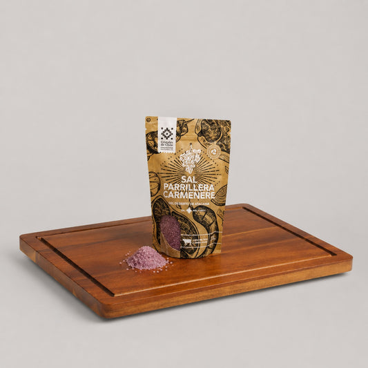 Kit parrillero de lujo para tus colaboradores. Incluye: tabla de acacia duradera y sal de Atacama marinada en vino Carmenere.
Todo presentado en una linda bolsa de algodón con tarjeta de saludo con logo corporativo.