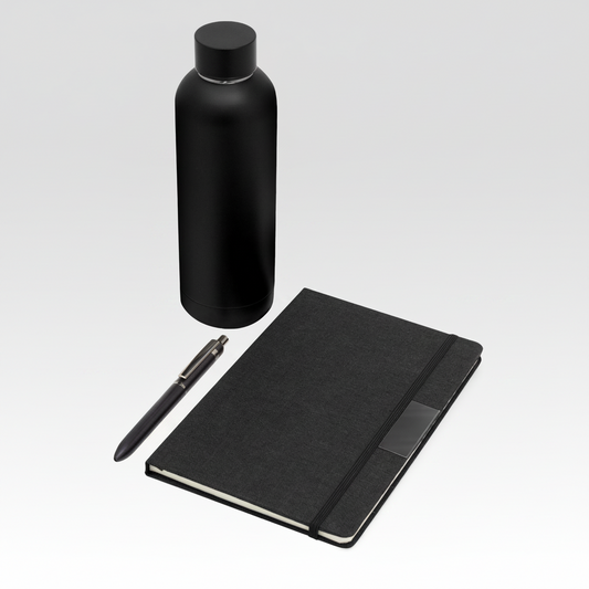 Impresiona con este kit de regalo premium: botella térmica, libreta y bolígrafo negro mate. Personalízalo con tu logo. Pedido mínimo 50 unidades. ¡Cotiza ahora!
