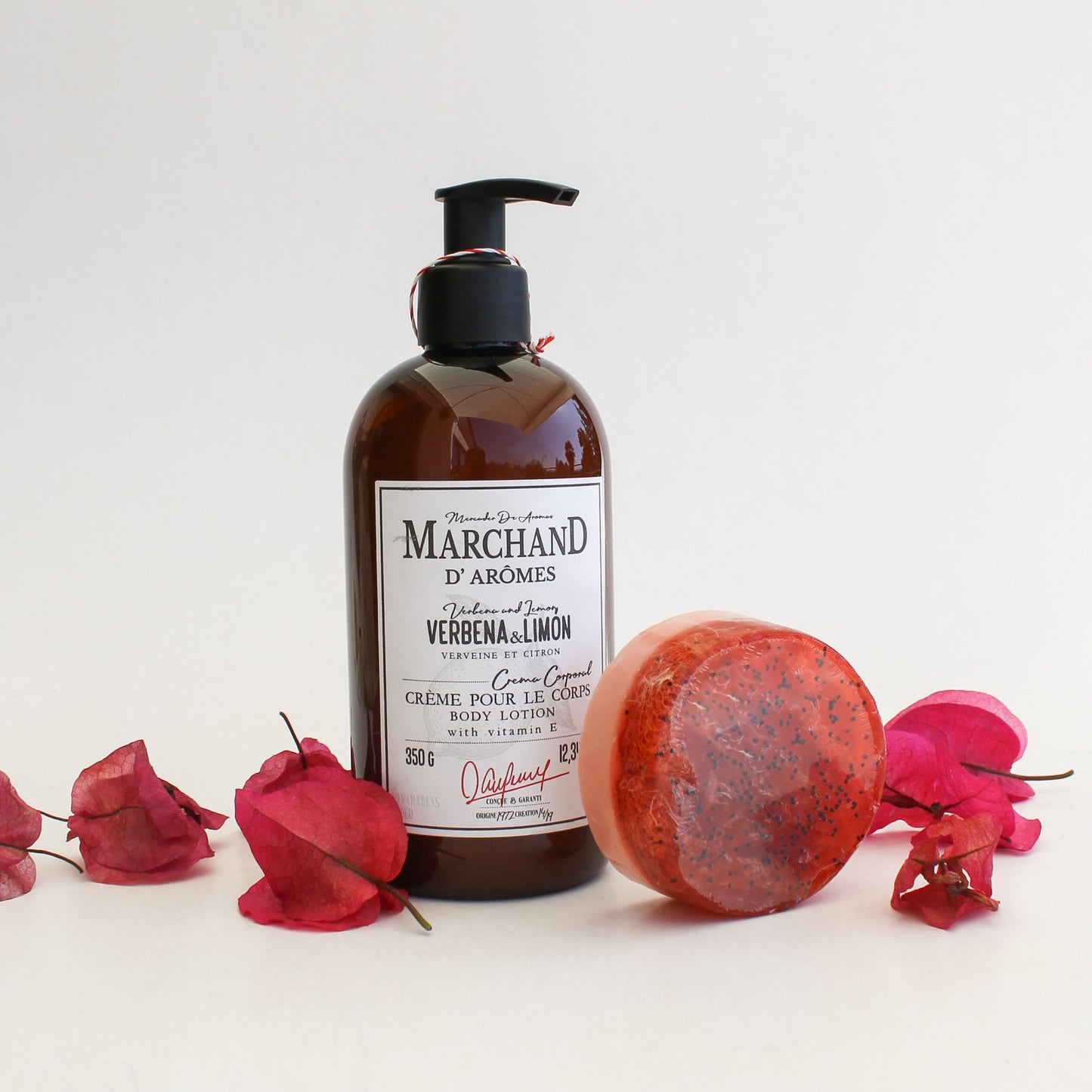 Regalo de bienestar y autocuidado. Incluye jabón de lufa artesanal aromático y crema corporal hidratante en saco de organza con tarjeta personalizable. Pedido mínimo 15 unidades. ¡Cotiza en Aporta Imagen!