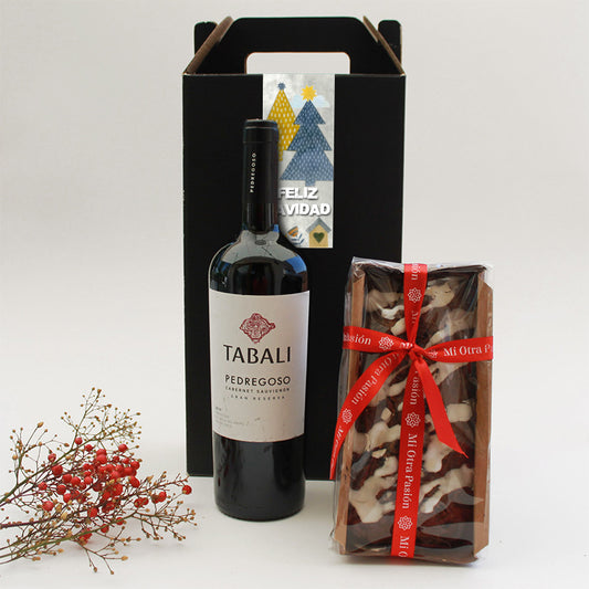 Set navideño con vino Tabalí Pedregoso y Pan de Pascua Mi Otra Pasión. Un regalo corporativo ideal para compartir, celebrar y transmitir buenos deseos.