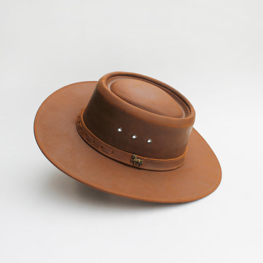 Sombreros artesanales de calidad premium. Elegancia y estilo único para quienes visten con intención. Regalo corporativo exclusivo.