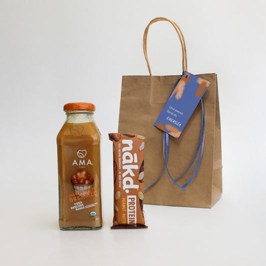 Sorprende con un break nutritivo y orgánico. Snack saludable listo para regalar en bolsa kraft con tarjeta de saludo personalizable. Ideal para jornadas diarias y actividades.